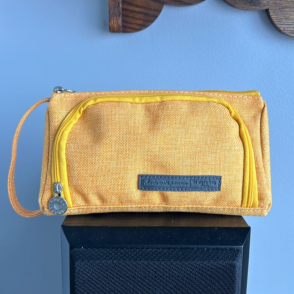 Angoo pencil case- yellow